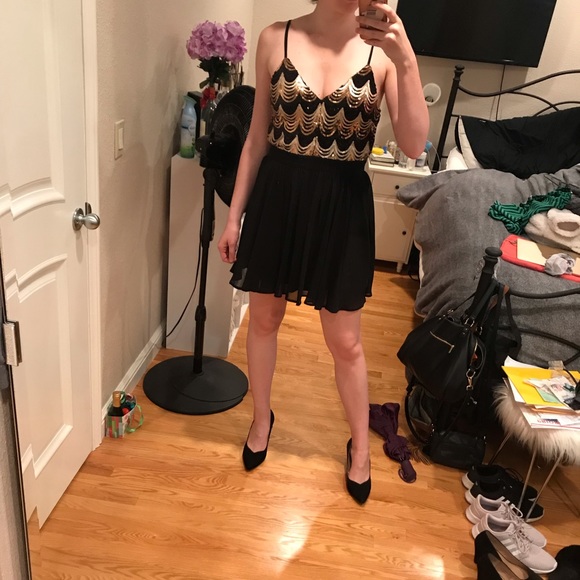 Gold and black sequin dress - Picture 2 of 6